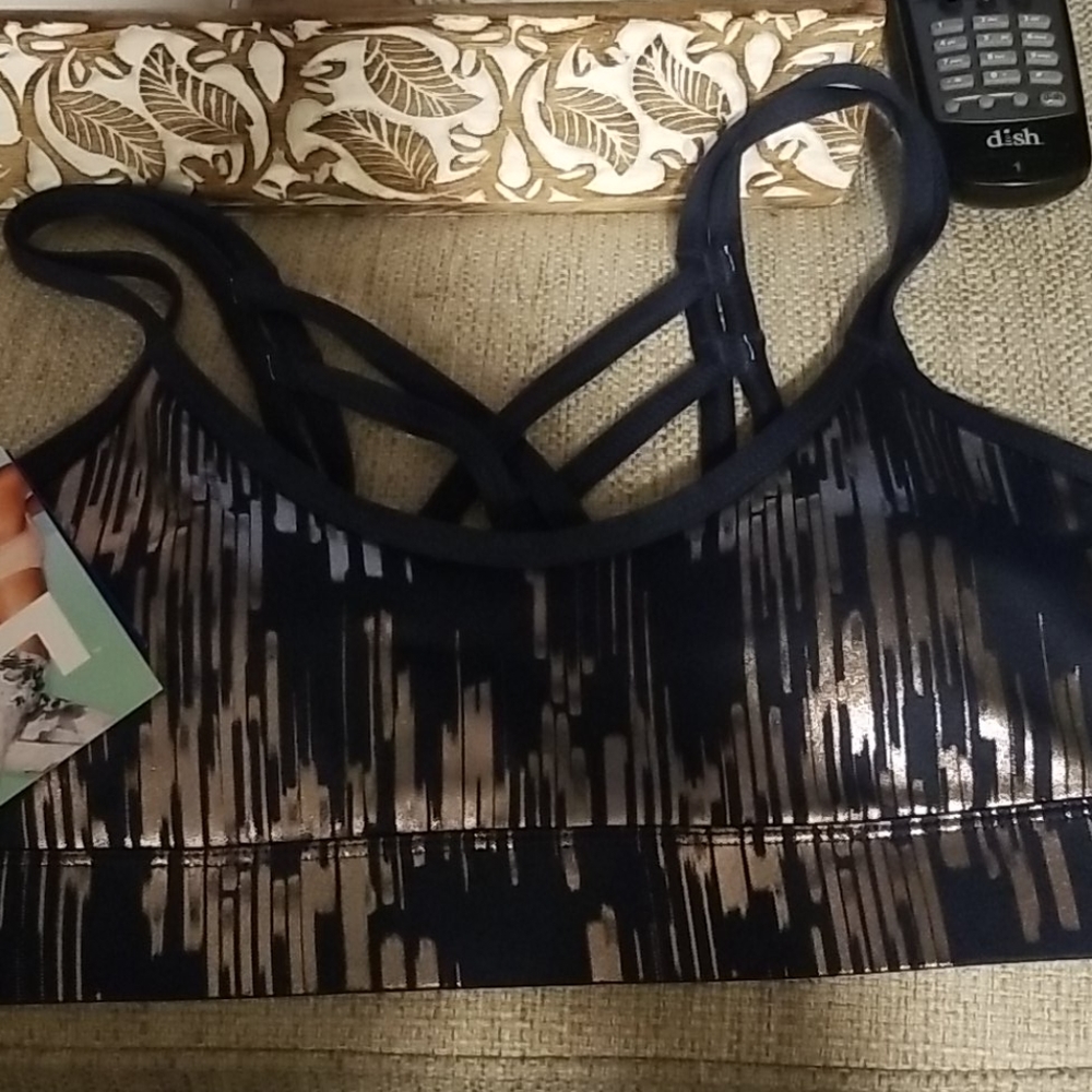 New Top - Picture 2 of 3
